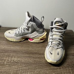 G.T. Jump basketball shoes